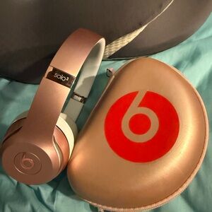Beats by Dre Solo3 On-Ear Headphones - Rose Gold